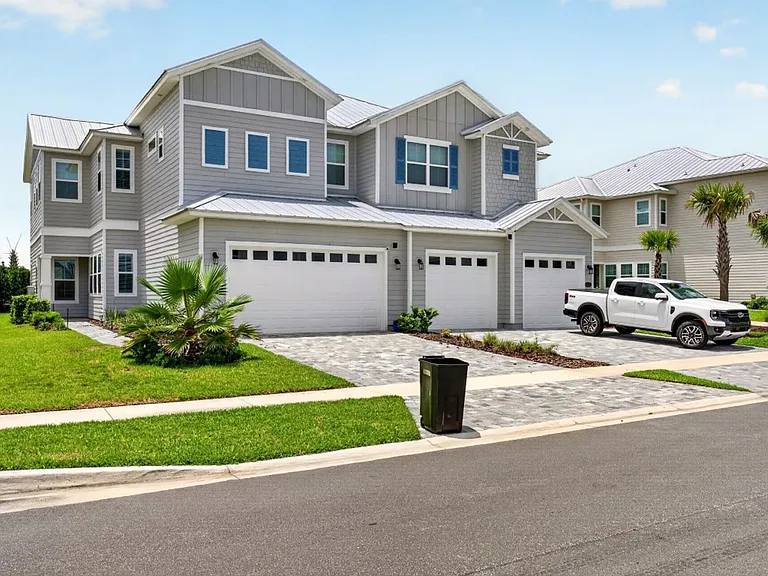 527 Marquesa Cir — Photo 2