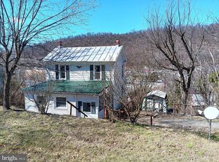 322 S Laurel Ave, Berkeley Springs, WV 25411