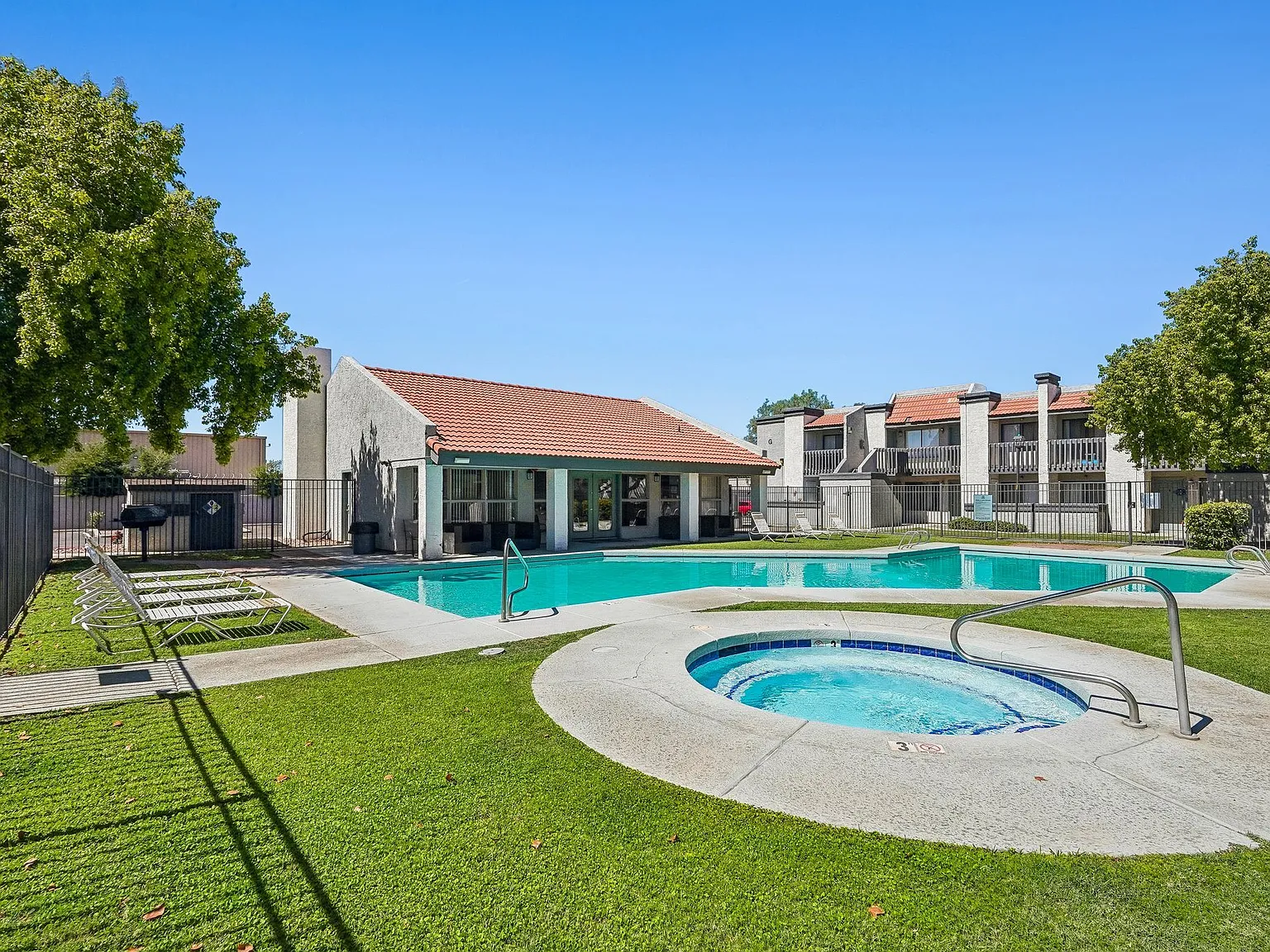 Acacia Pointe — Photo 3