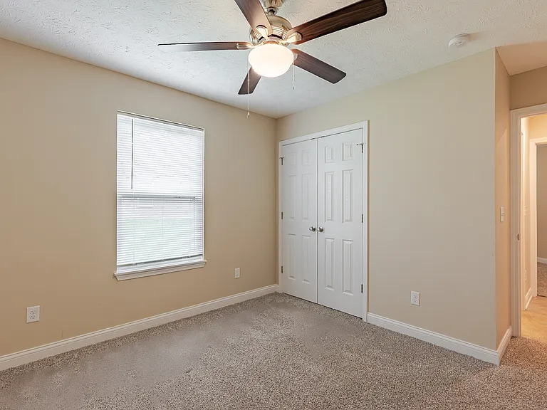 305 Breckinridge Cir — Photo 46