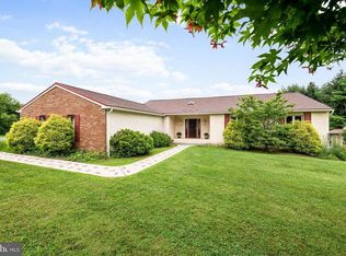 1 Westview Dr, Coatesville, PA 19320