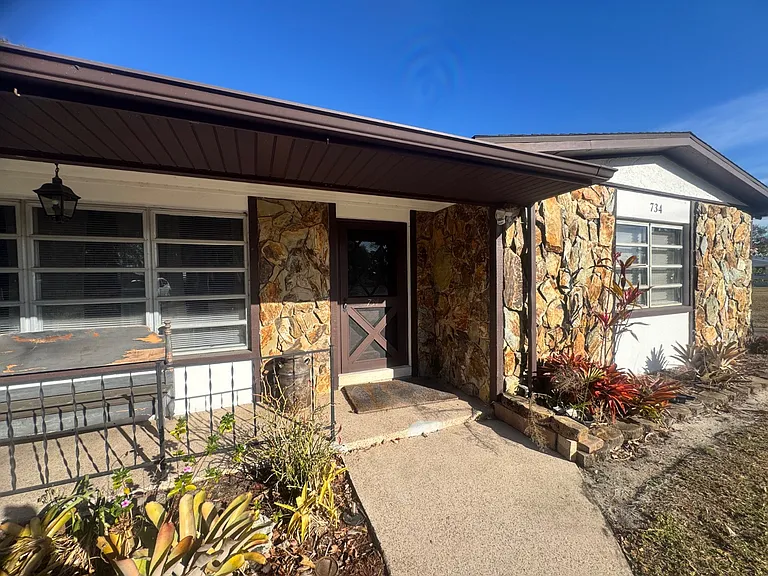 734 Memorial Dr — Photo 12