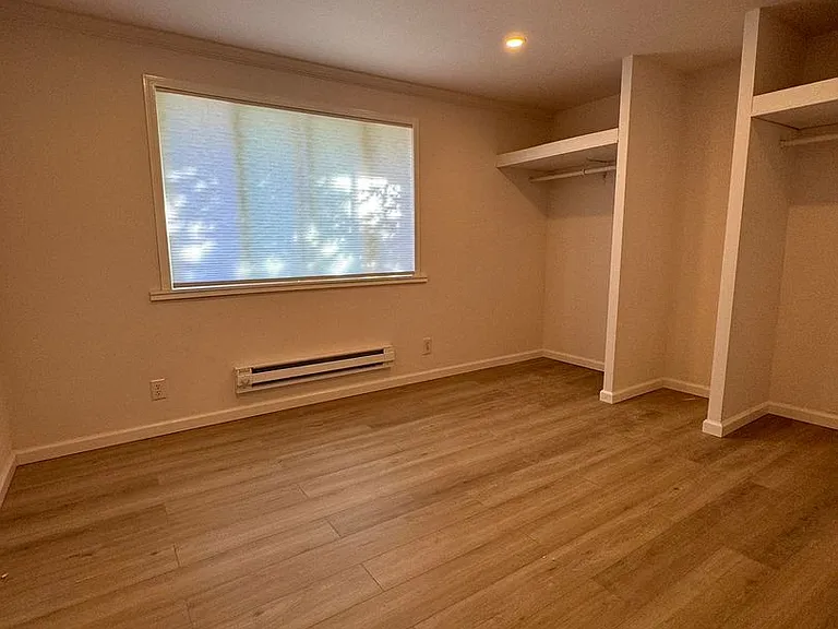 1901 Harrington Cir NE — Photo 11