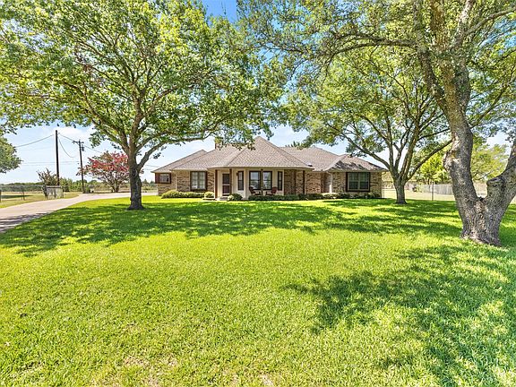3rd image of 740 Squire Pl