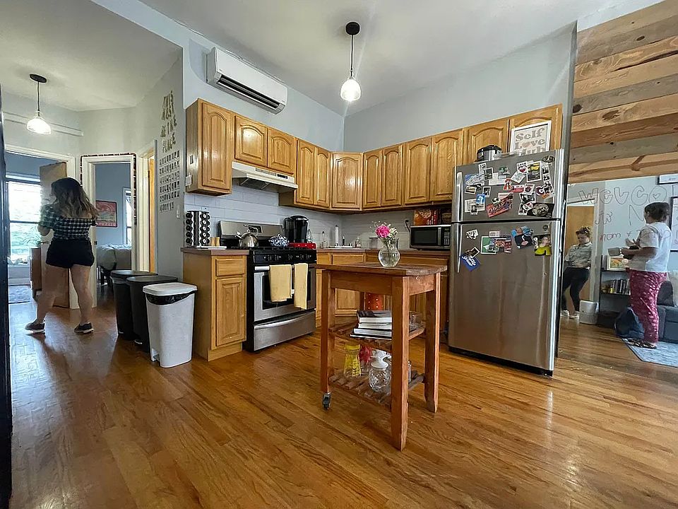 1st image of 938 Atlantic Ave #3