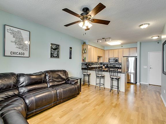 4th image of 1134 W Granville Ave APT 1002
