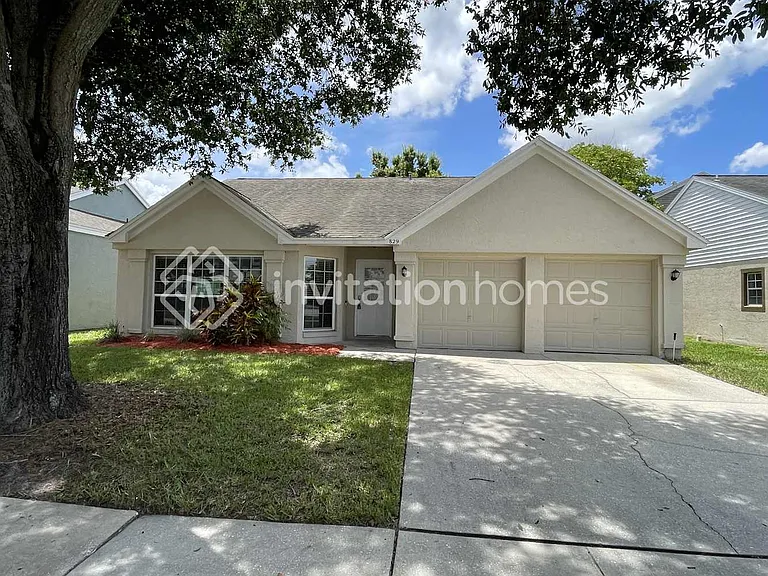 829 W Charing Cross Cir — Photo 1