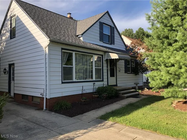 5019 N Barton Rd, Lyndhurst, OH 44124