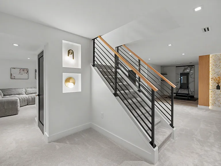 509 S Highland St — Photo 20