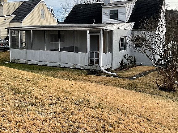2nd image of 27 Woodland Ave