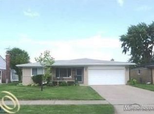 34858 Carbon Dr, Sterling Heights, MI 48312