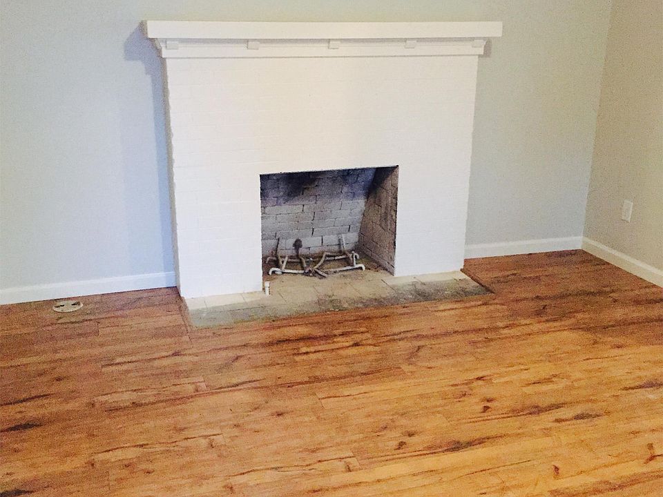 2nd image of 1333 Chester Pl