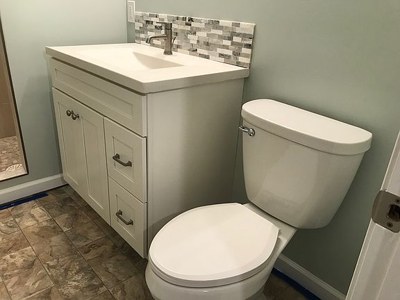 5th image of 1015 Longwood Dr