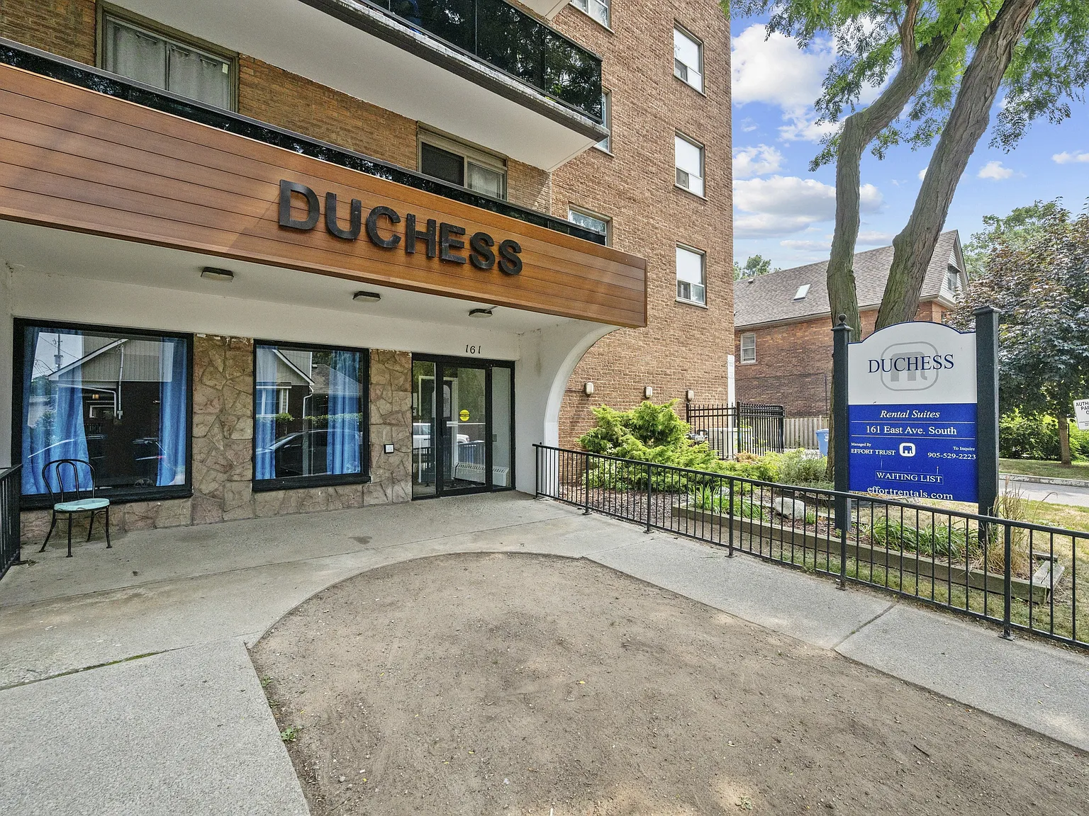 Duchess Apartments — Photo 3