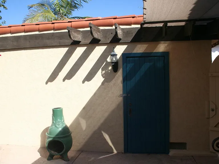 backyard access to garage