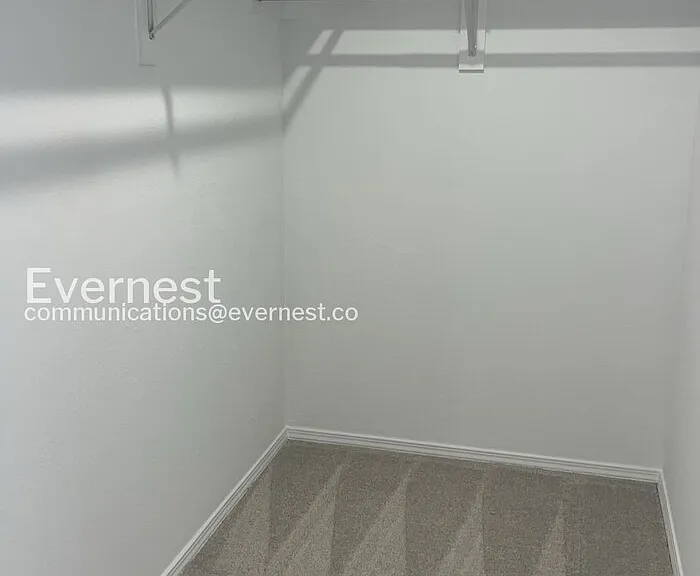 6673 Hollywood Ave — Photo 11