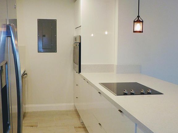 4th image of 1208 Marine Way APT 306