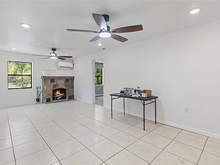 23094 Central Ave — Photo 8