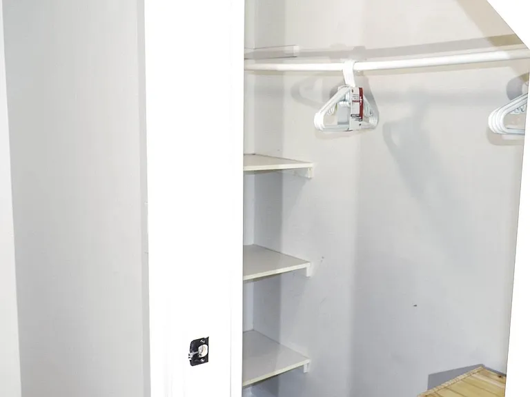 222 Markham St #BASEMENT — Photo 10