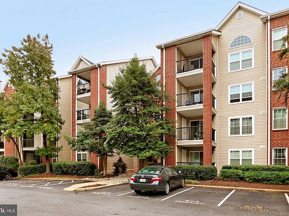 2nd image of 3311 Wyndham Cres #2195