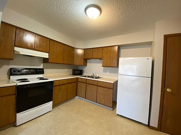 5th image of 1600 Linden St #7