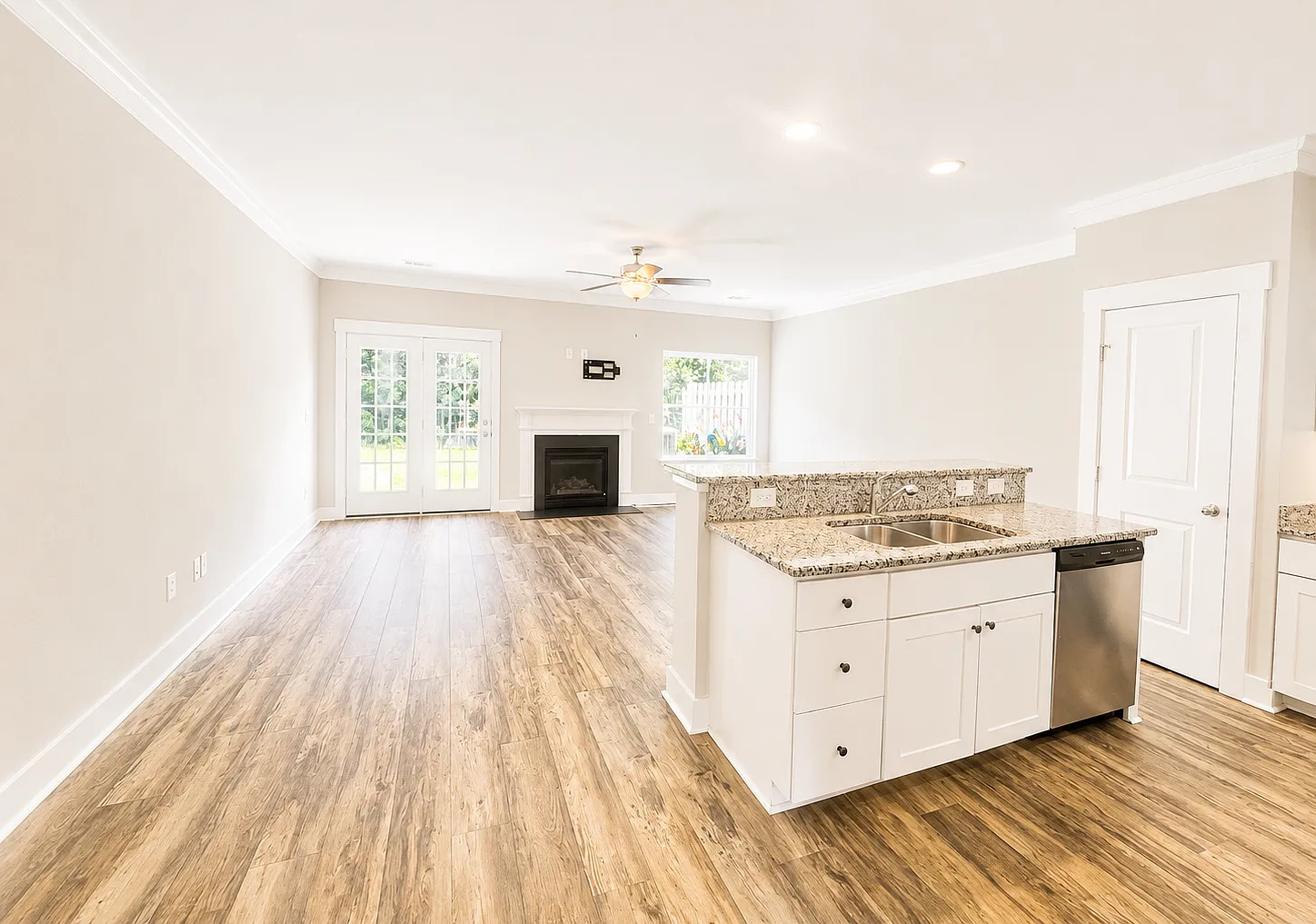 3 bed, 2.5 bath, 1552 sqft, $1,750 — Photo 3