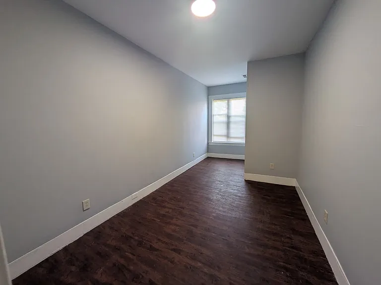 40 Center St #2R — Photo 5