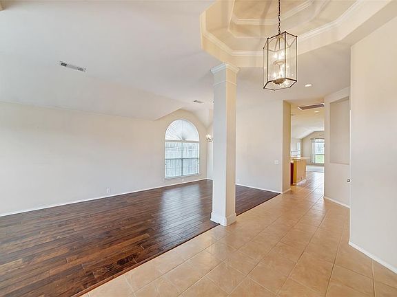 5th image of 1277 Highland Dr