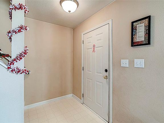 2nd image of 2935 Braxton Dr
