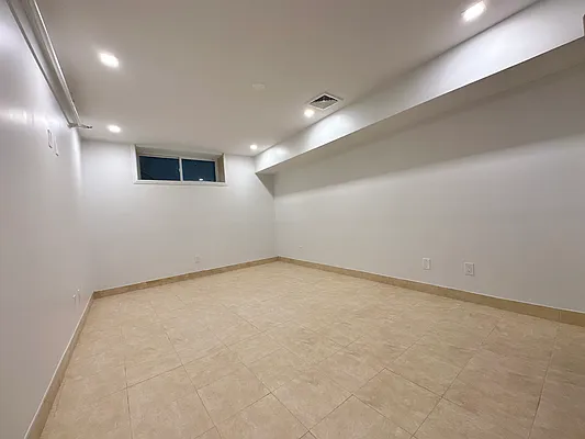 Rented by Compass | media 22