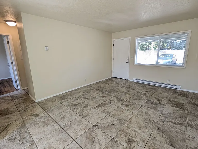 1134 E Main St #1 — Photo 6