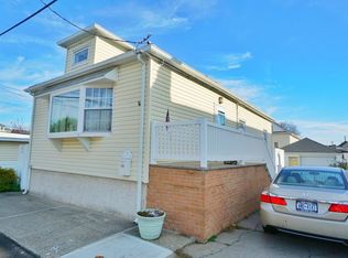 15 Orlando St, Staten Island, NY 10305