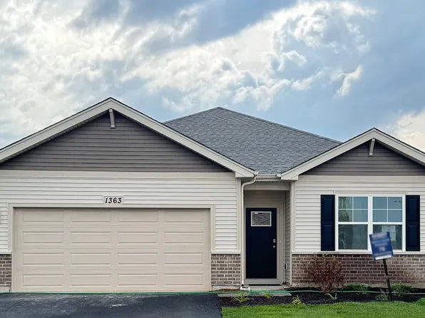 1363 Jackson Dr, Pingree Grove, IL 60140
