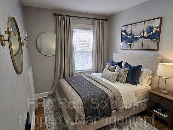 5th image of 1527 Republic Ave