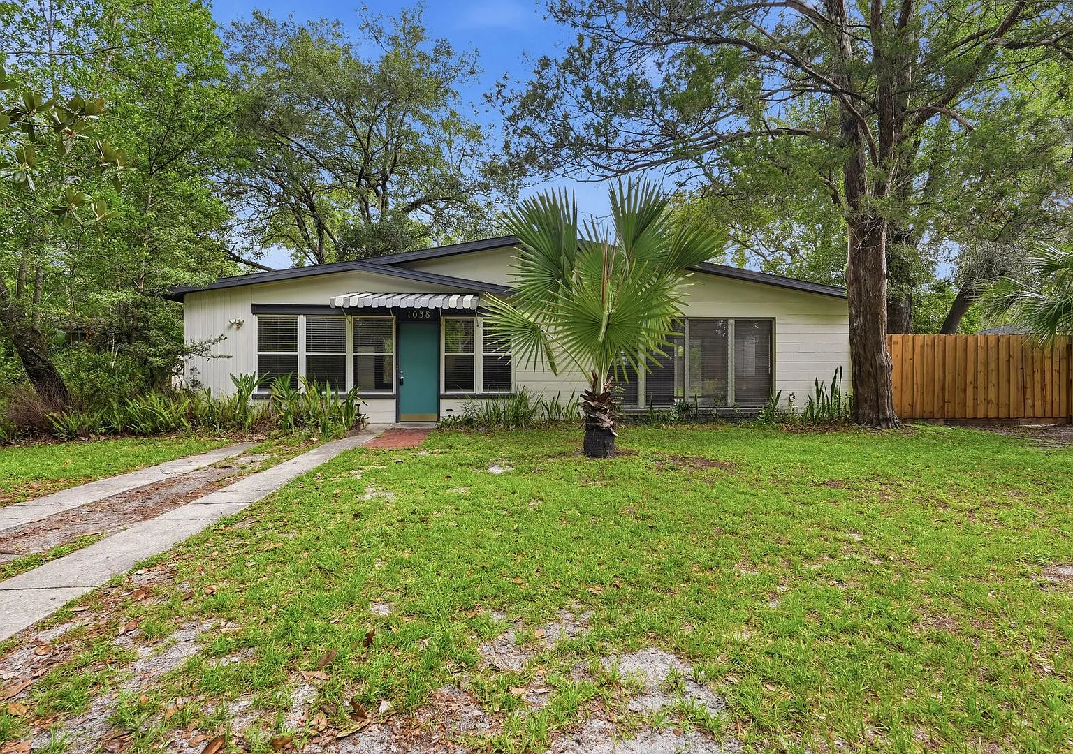 Charming Mid Century Modern Home/Fenced Yard/Lawn Care Included — Photo 1