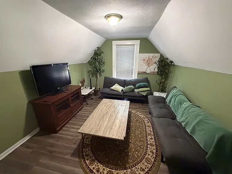401 Sherman St #2 — Photo 3
