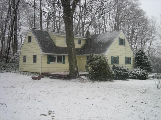 2nd image of 5 Bonnette Drive Ext