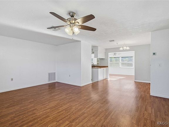 5th image of 223 S Lincoln Ave