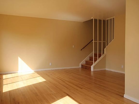 3rd image of 1543 Pershing Dr #C