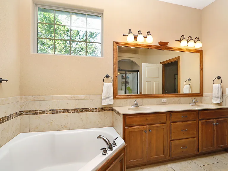 825 Laussac Dr — Photo 15