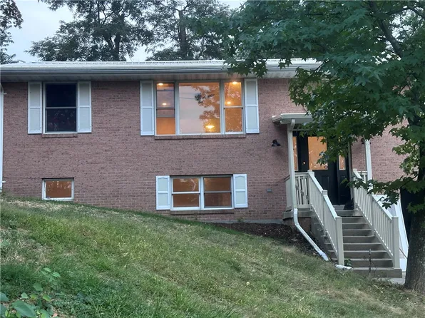 700 Elizabeth St, Homestead, PA 15120