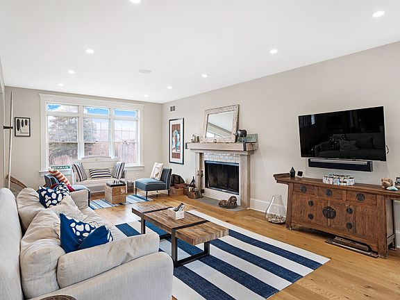 3rd image of 53 Seaside Ave