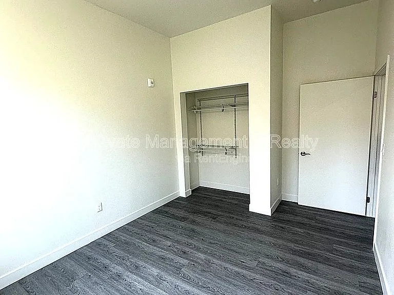 11201 S Main St #101 — Photo 6