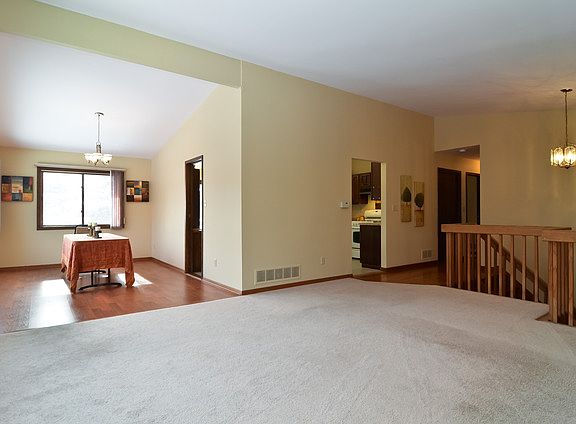 2nd image of 908 N Burnham Ct