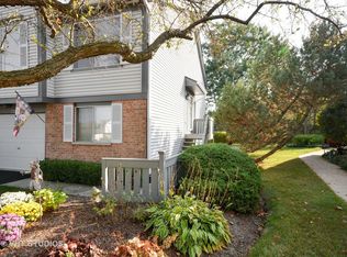 27W208 Providence Ln, Winfield, IL 60190