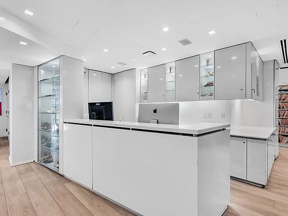 3rd image of 885 Park Ave Office 1C