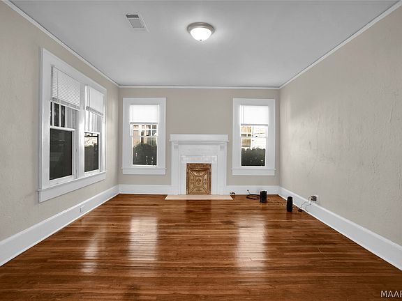3rd image of 1814 James Ave