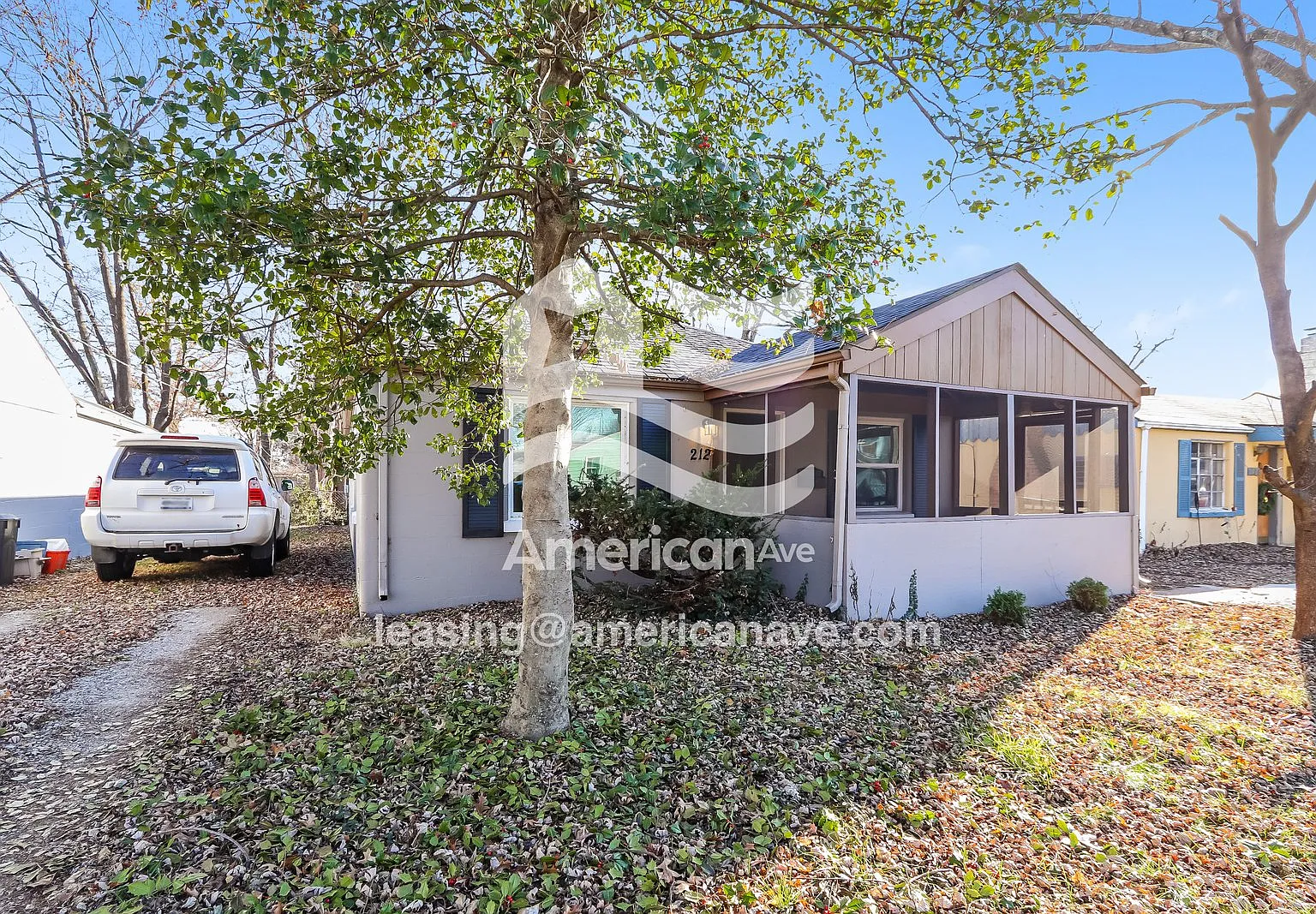 3 bed, 1.0 bath, 1352 sqft, $1,360 — Photo 2