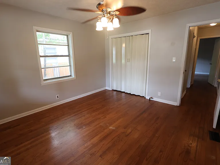615 N Jefferson St NE — Photo 17