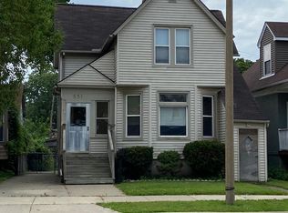 551 Oak St, Wyandotte, MI 48192